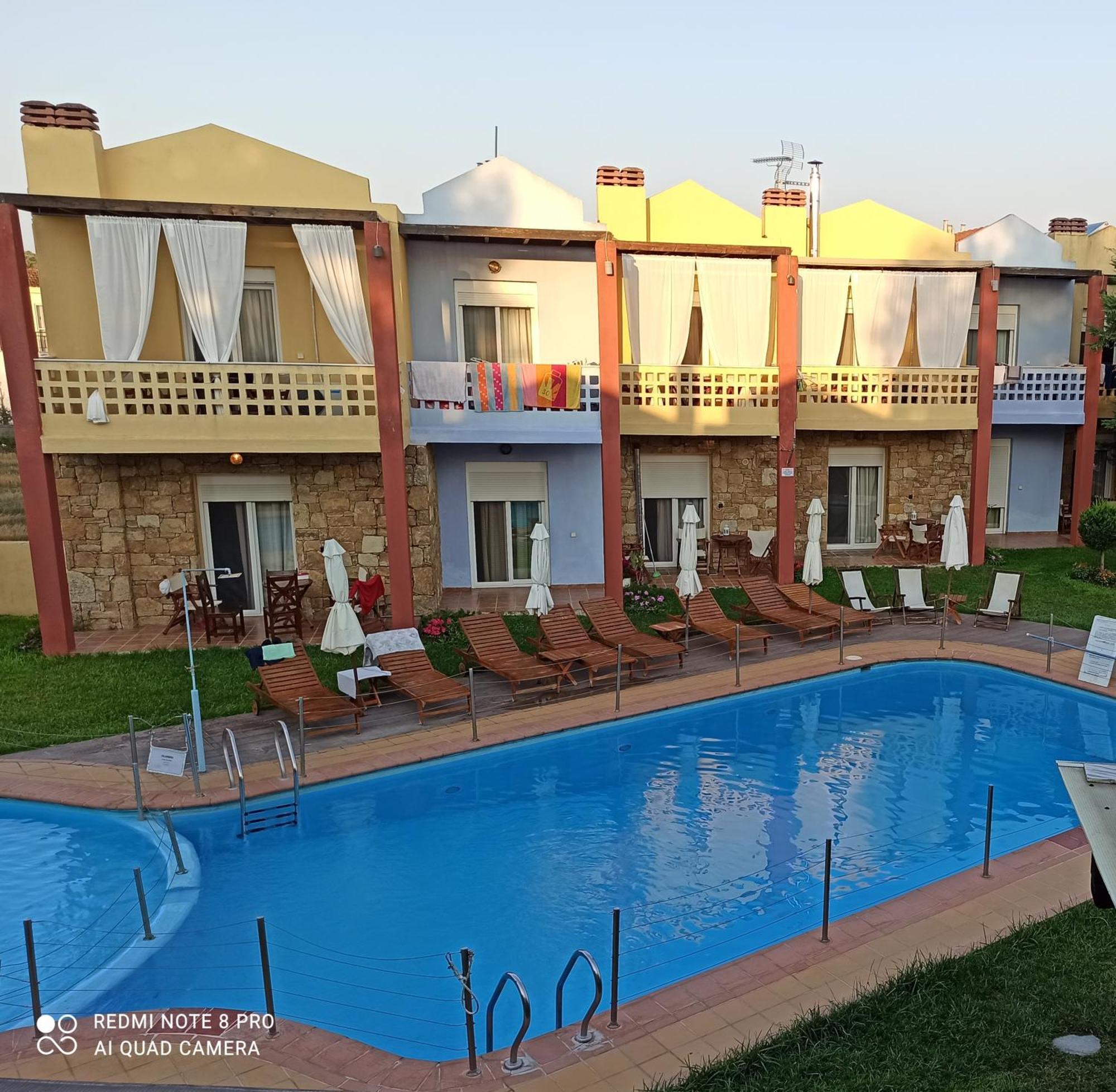Ydna Family Hotel Apartments Посиди Экстерьер фото